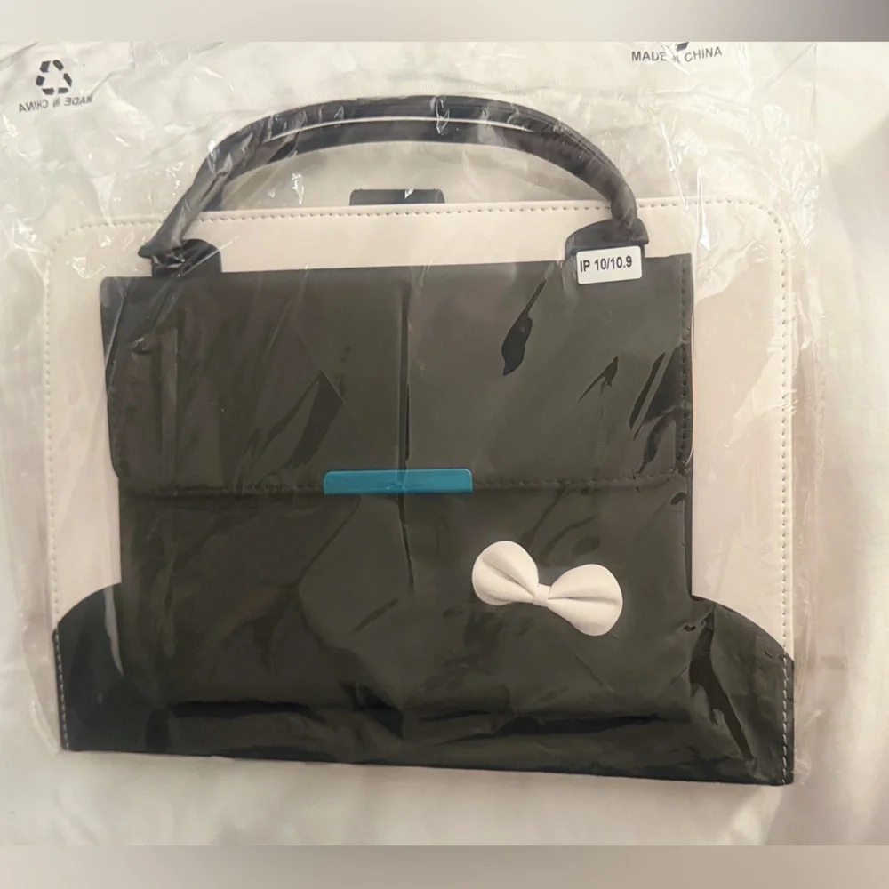 Techcircle stylish black